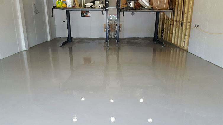 Polymer resin smoothing screed.
